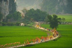 Tur i luksuslimousine: Hoa Lu, Trang An/Tam Coc & Mua Cave