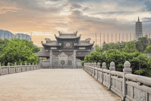 Tur i luksuslimousine: Hoa Lu, Trang An/Tam Coc & Mua Cave