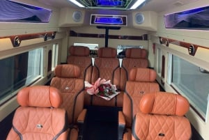 Do/z Zatoki Halong: Transfer luksusową limuzyną z biletem autobusowym