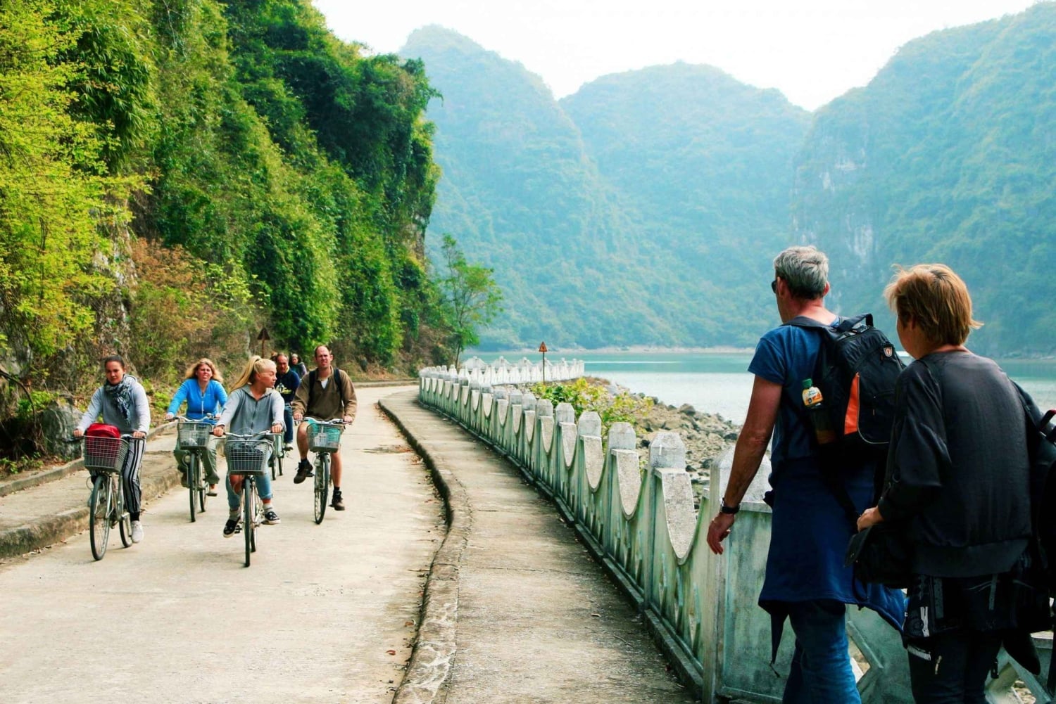 Ninh Binh: 2 days Lan Ha Bay - hiking, biking, kayaking