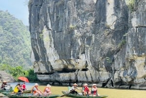 Ninh Binh vanuit Hanoi via wierookdorp Kleine groep van 9