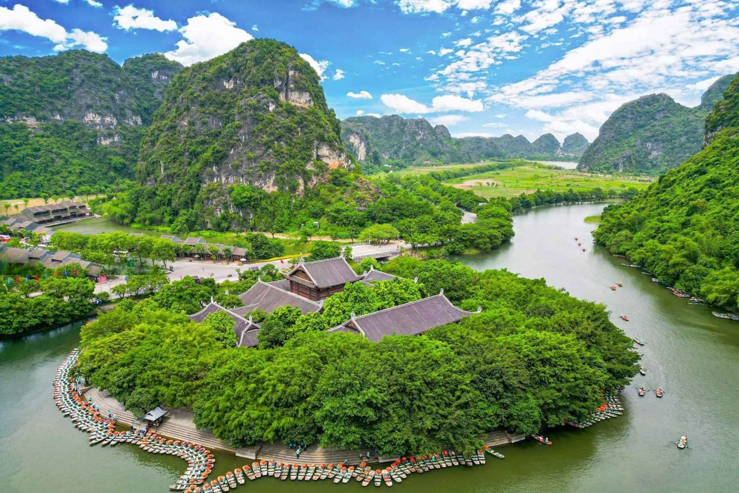 Ninh Binh Gateway: Unforgetable Experience Full Day Tour