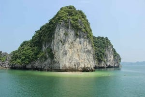 Ninh Binh: Dagstur til Halongbukta med måltid og avlevering i Hanoi