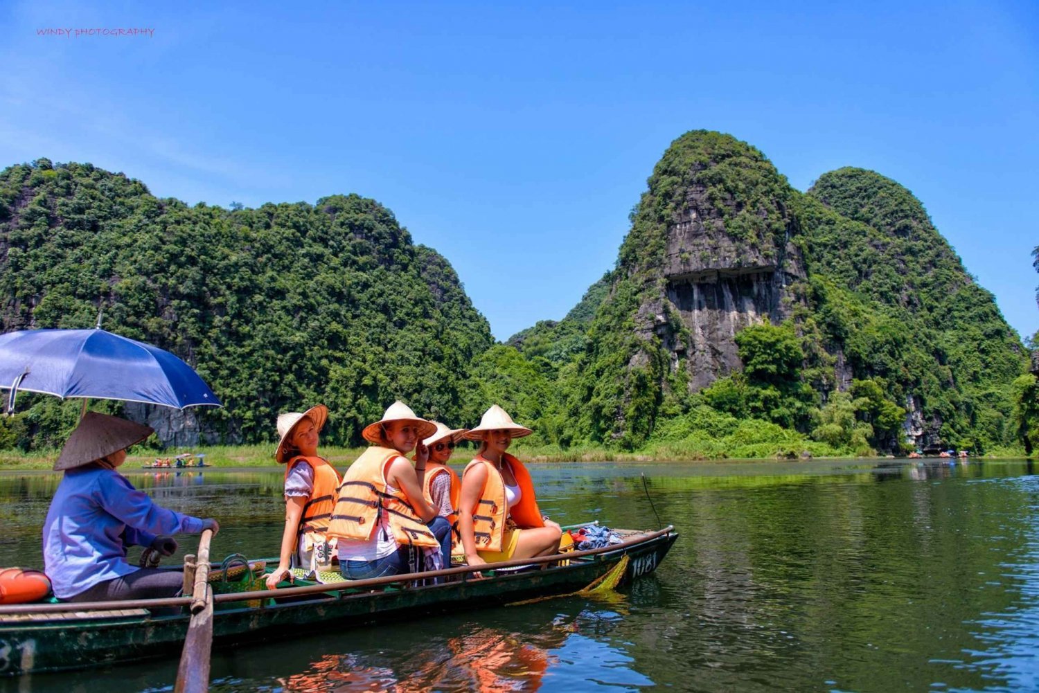 Ninh Binh: Hoa Lu, Mua-luola ja Trang An -kierros ja veneretki.