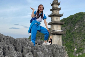 Excursão de luxo em limusina: Hoa Lu, Trang An/Tam Coc e Caverna Mua