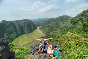 Excursions en jeep à Ninh Binh depuis Hanoi : Jeep + bateau + vie quotidienne