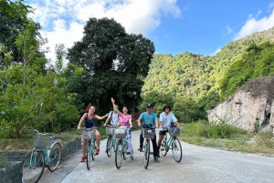 Ninh Binh: Lan Ha, Halong Bay luxe cruises met balkon