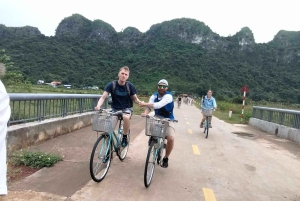 Ninh Binh: Lan Ha, Halong Bay luxe cruises met balkon
