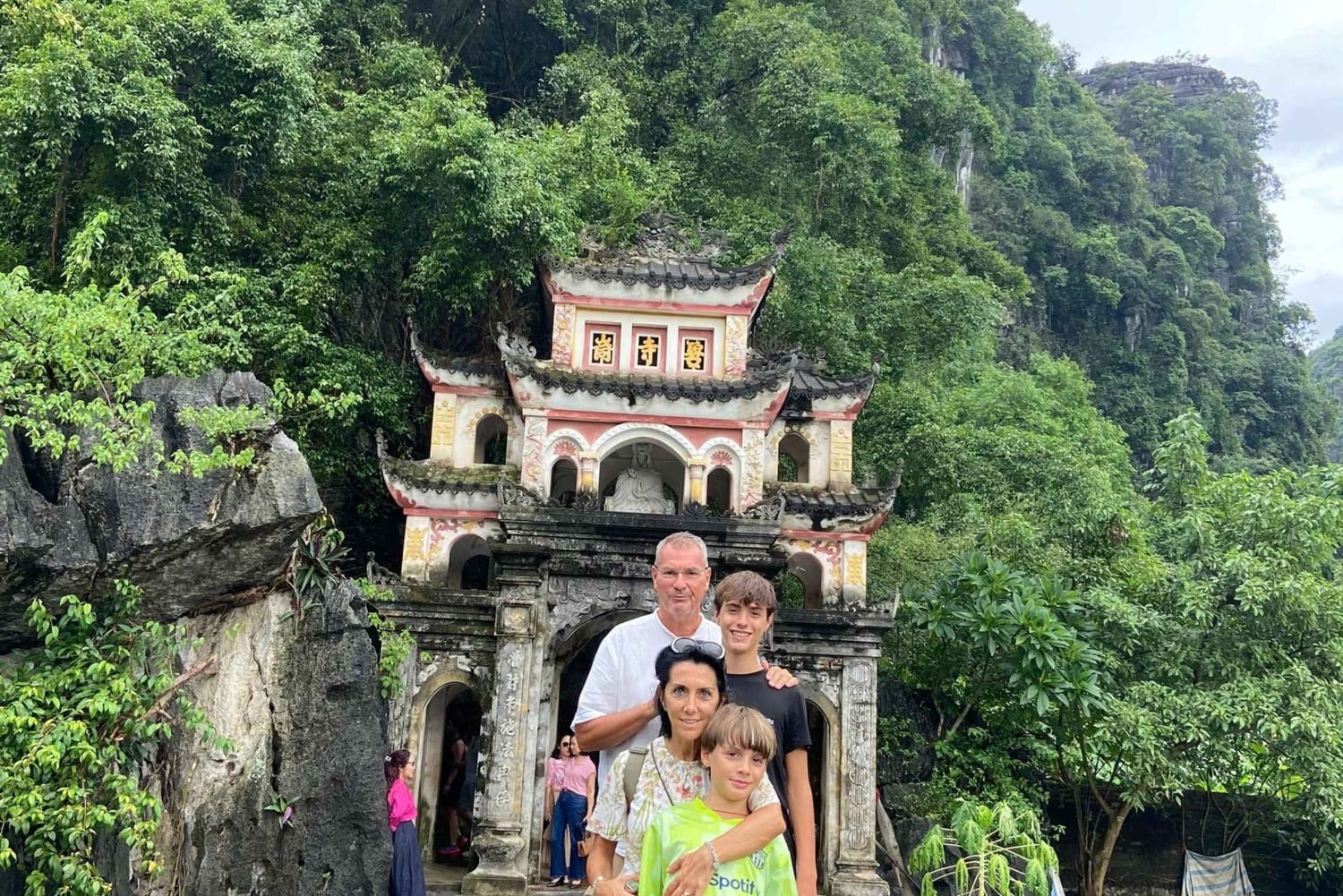 Ninh Binh: Tam Coc-bådtur, cykeltur på landet og broderi