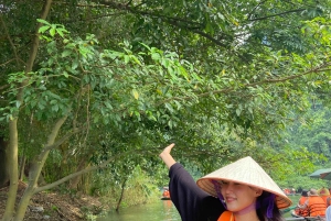 Ninh Binh: Tam Coc-boottocht, fietsen op het platteland en borduurwerk