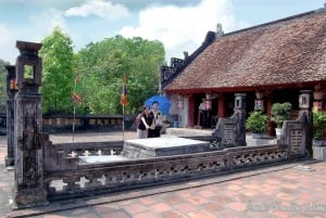 Hanoi: Jednodniowa wycieczka w małej grupie do Ninh Binh luksusowym 9-osobowym samochodem dcar