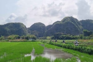 Ninh Binh Vespa Tours saindo de Hanói: Vespa + Barco + Vida Diária