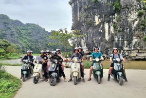 Ninh Binh Vespa Tours saindo de Hanói: Vespa + Barco + Vida Diária