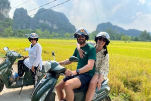 Ninh Binh Vespa Tours saindo de Hanói: Vespa + Barco + Vida Diária