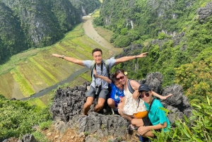 Ninh Binh Vespa-Touren ab Hanoi: Vespa + Boot + Alltagsleben