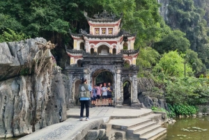 Ninh Binh Vespa-Touren ab Hanoi: Vespa + Boot + Alltagsleben