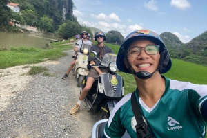 Ninh Binh Vespa-Touren ab Hanoi: Vespa + Boot + Alltagsleben