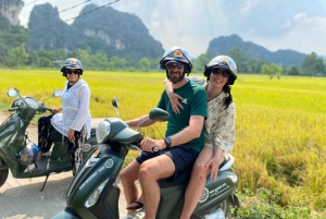 Ninh Binh Vespa-Touren ab Hanoi: Vespa + Boot + Alltagsleben