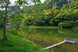 Privat dagstur: Cuc Phuong National Park från Hanoi