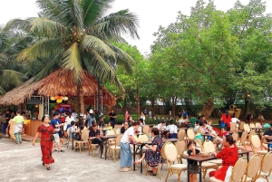 Tour dello spettacolo Quintessence Of Tonkin dal quartiere storico di Hanoi