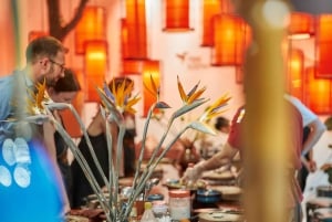 Hanoi: Rose Kitchen madlavning, marked og flagceremoni