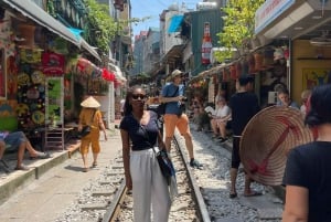 Escursione a terra ad Hanoi: la famosa Train Street e molto altro ancora!