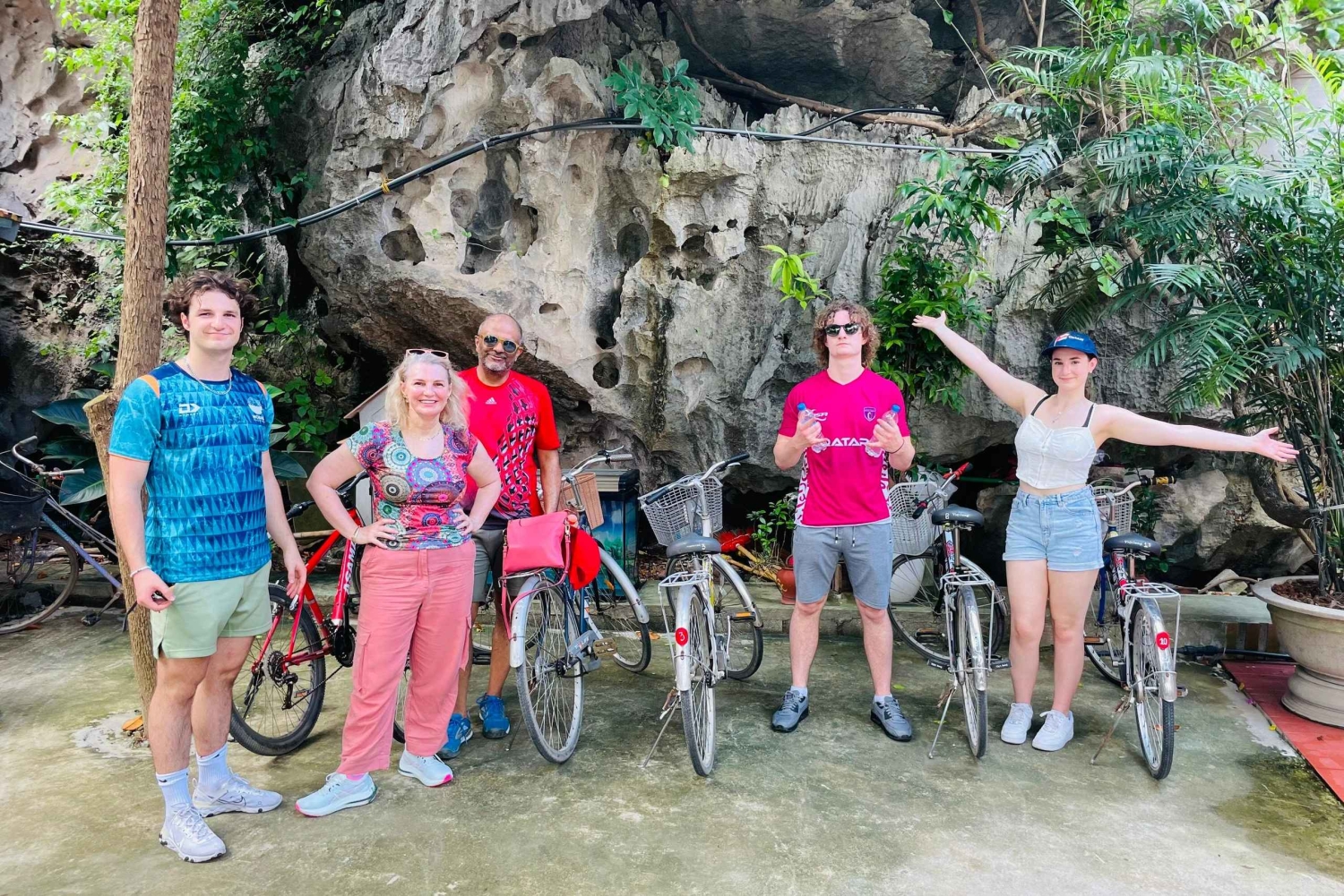 Liten gruppe til Tam Coc - Hoa Lu - Mua Cave 1 dag fra Hanoi