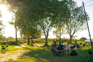 Privates Hanoi: Regenbogenrutsche, Tiere & Zugstraße