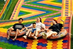 Privates Hanoi: Regenbogenrutsche, Tiere & Zugstraße