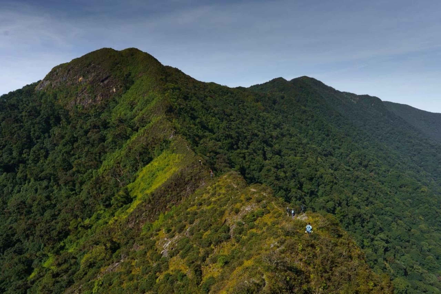 Ruta de senderismo por la montaña Tà Xùa