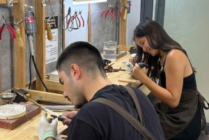 ベトナムハノイのシルバーアクセサリー作りワークショップ