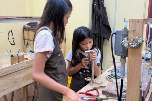 ベトナムハノイのシルバーアクセサリー作りワークショップ