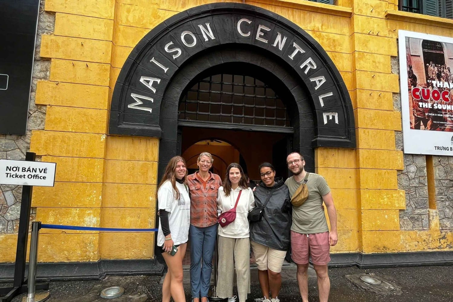 Visite de l'histoire de la guerre du Vietnam à travers la prison et les musées de Hoa Lo