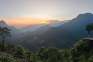 Visita tutti i luoghi di Sapa in auto (partendo da Ha Noi in autobus)