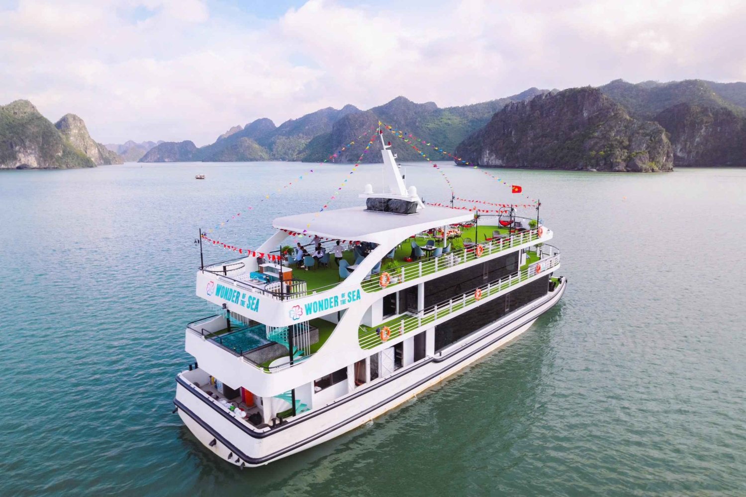 Wonder of the Sea - Luxury Day Trip, Buffet Lunch, Jacuzzi