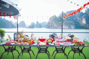 Ha Long Bay dagstur: Buffet og boblebad med Wonder of the Sea