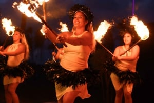 Kauai: Ahi Uila Fire Show with Dinner Option