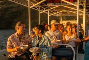 Ilha Grande: Cruzeiro Kona Super Raft ao pôr do sol