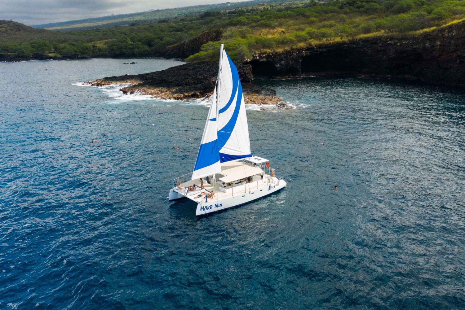 Big Island: Morning Snorkel Sail to Captain Cook's Monument
