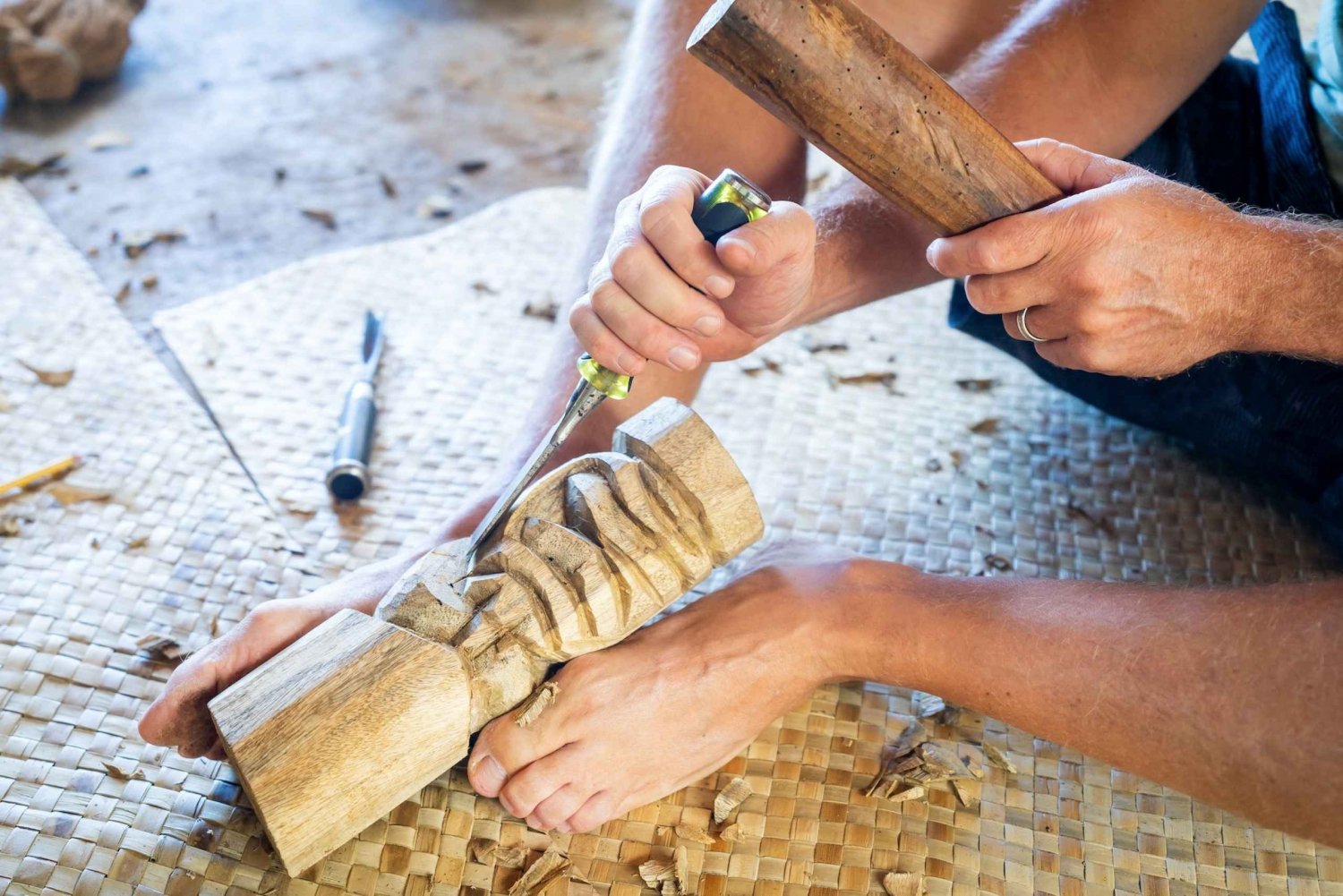 Big Island : atelier de sculpture sur Tiki