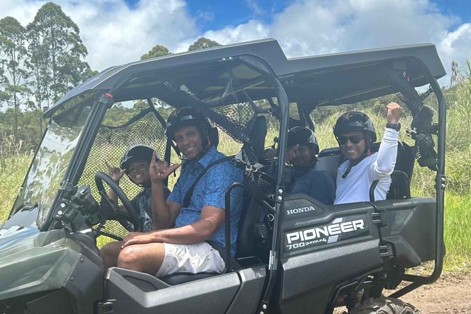 Visite en véhicule tout-terrain d'une ferme près du parc national des volcans