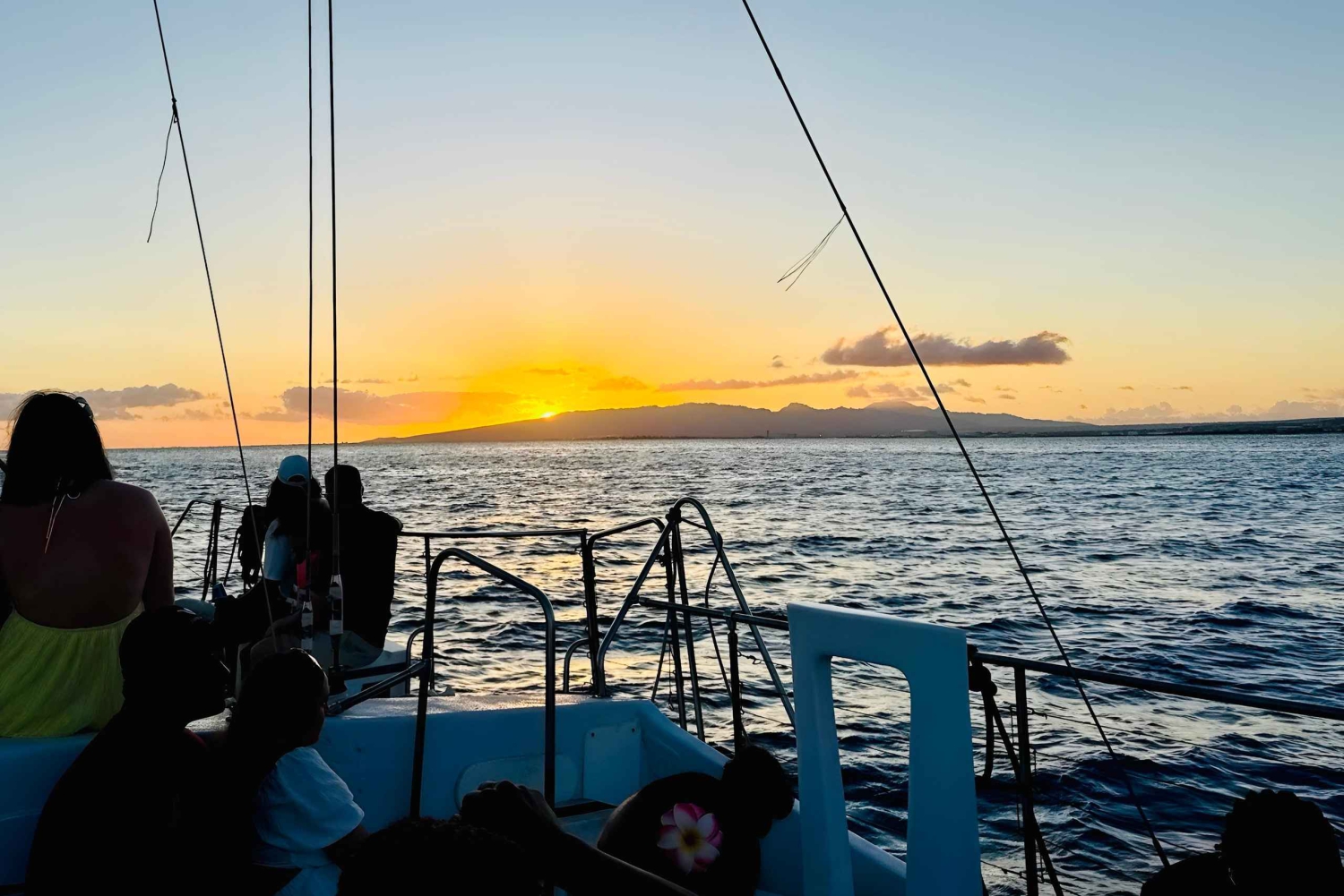 Passeio de barco de fim de semana em direção a Diamond Head