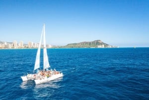 Navegación turística de fin de semana con tu propia bebida hacia Diamond Head