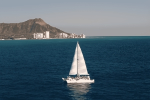 Passeio de barco de fim de semana em direção a Diamond Head