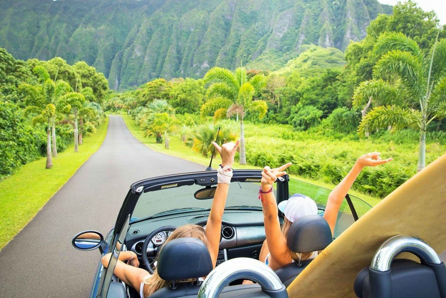 Discovering Oahu on Your Own: Driving Car Tour in the app
