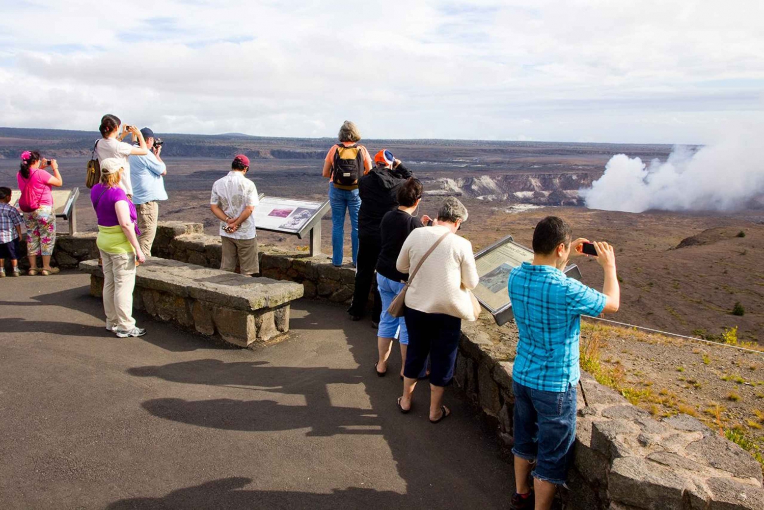 From Big island-Volcanoes & waterfall tour in a small group