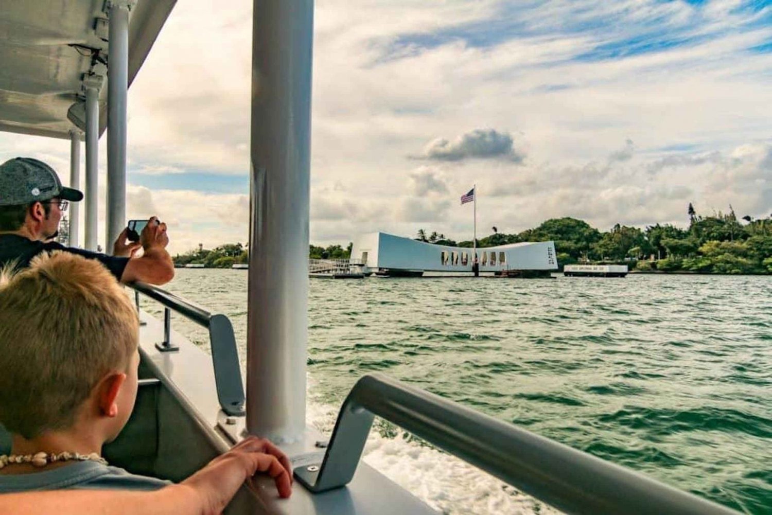 Von Hilo: Polynesisches Kulturzentrum und Pearl Harbor Tour