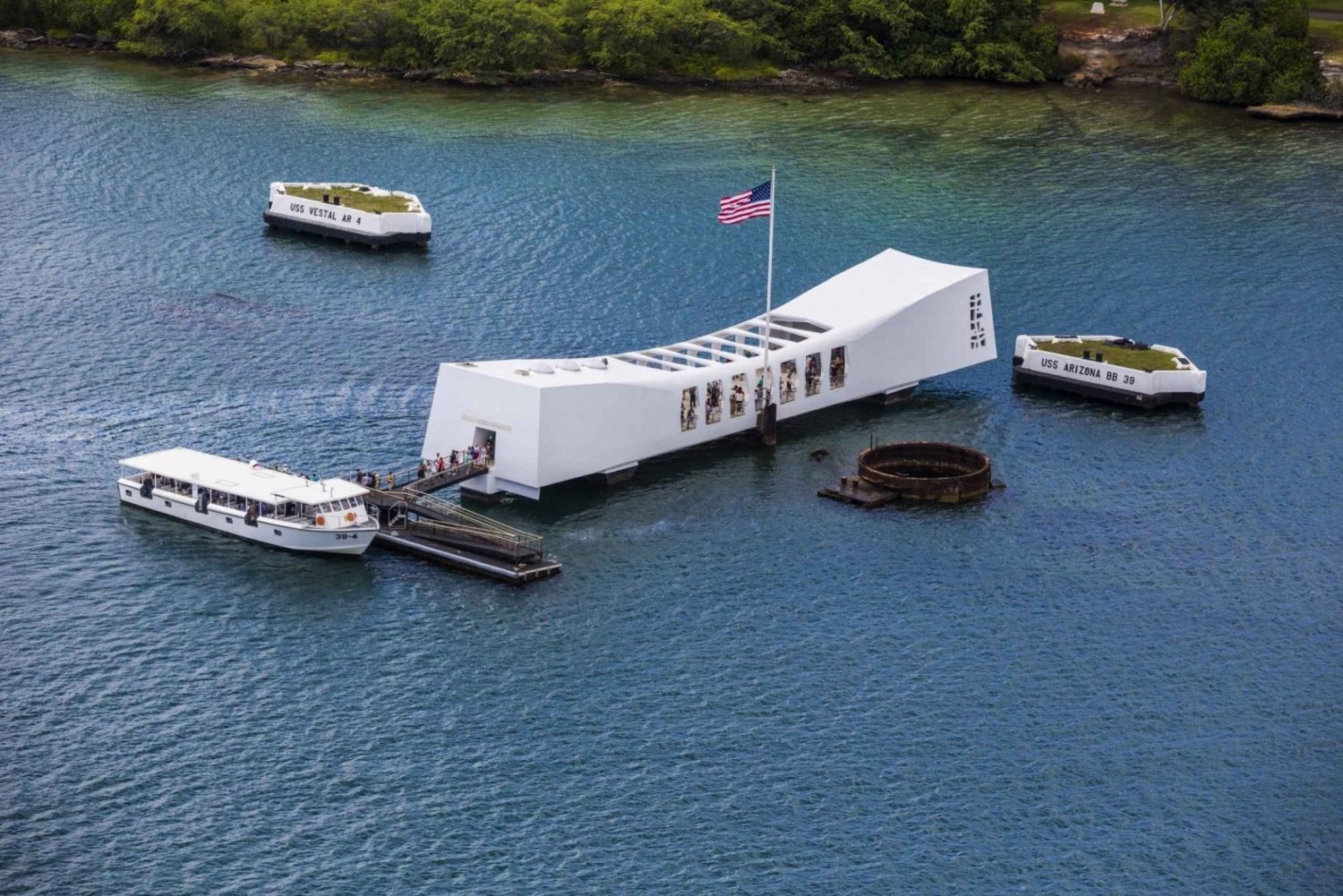 Fra Waikiki: Pearl Harbor USS Arizona Memorial Program