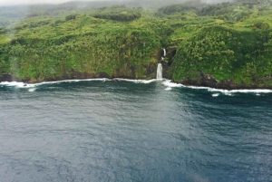 Excursão de helicóptero de 45 minutos pela floresta tropical de Hana e pela cratera de Haleakala