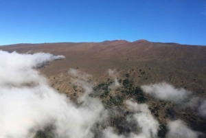 Excursão de helicóptero de 45 minutos pela floresta tropical de Hana e pela cratera de Haleakala